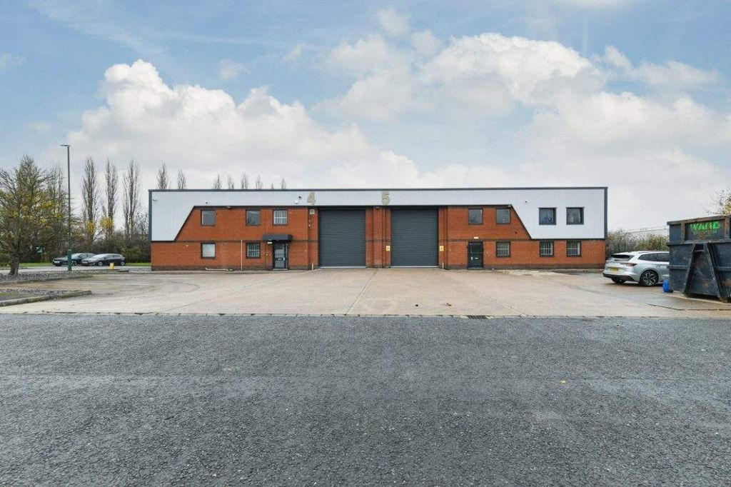 Property photo 2 of 10