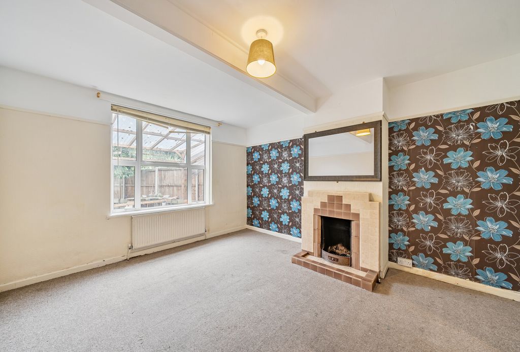 Property photo 2 of 20 1333751-9-6890c92...