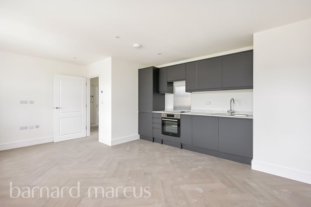 Property photo 2 of 8 Kitchen