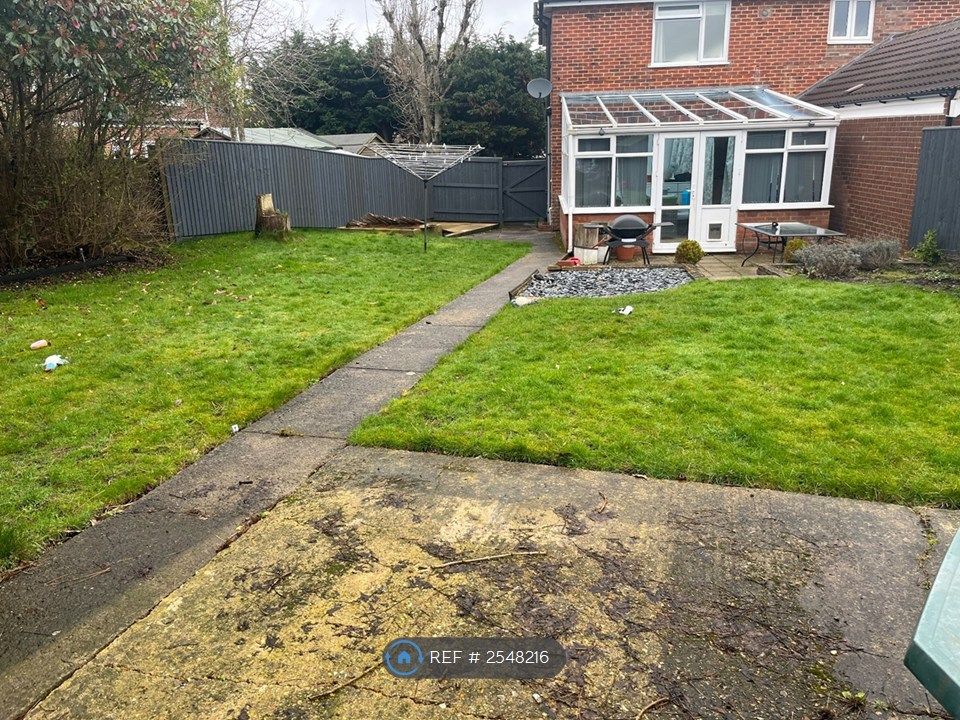 Property photo 2 of 13 Garden