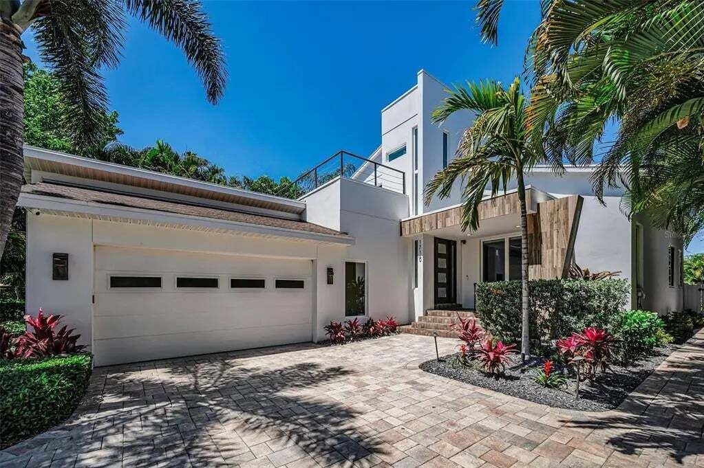 Property photo 1 of 20