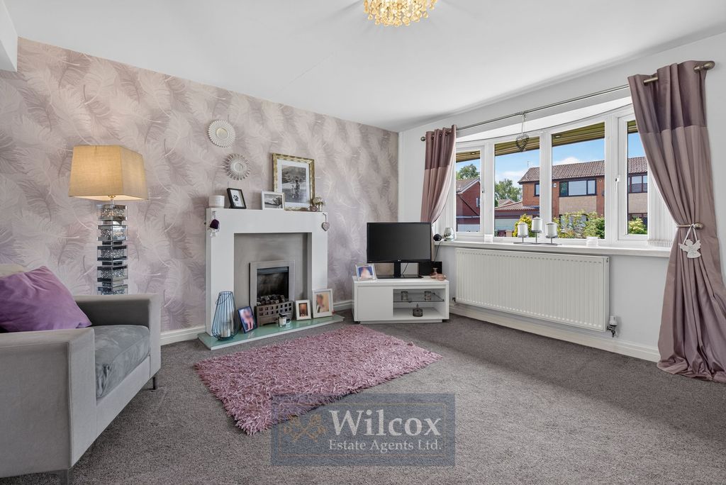 Property photo 2 of 27