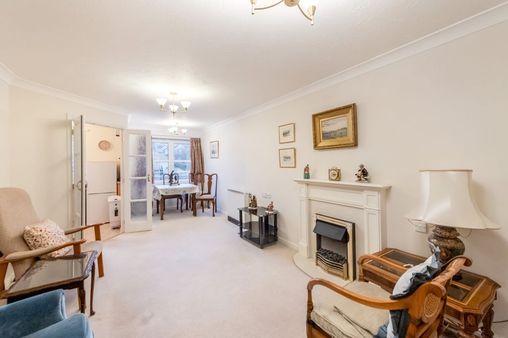 Property photo 2 of 14