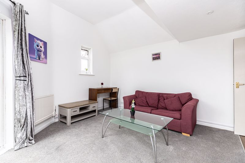 Property photo 2 of 9 Photo 6