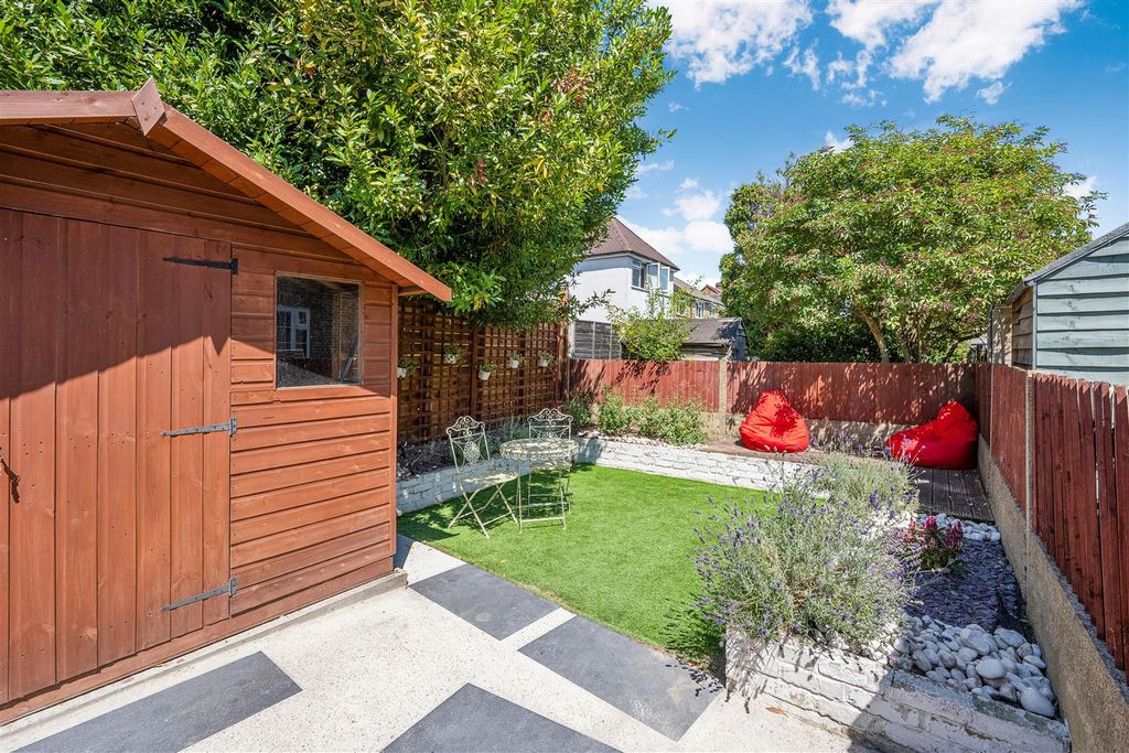 Property photo 2 of 9
