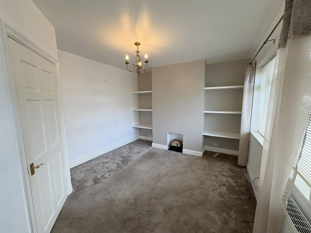 Property photo 2 of 14 Lounge