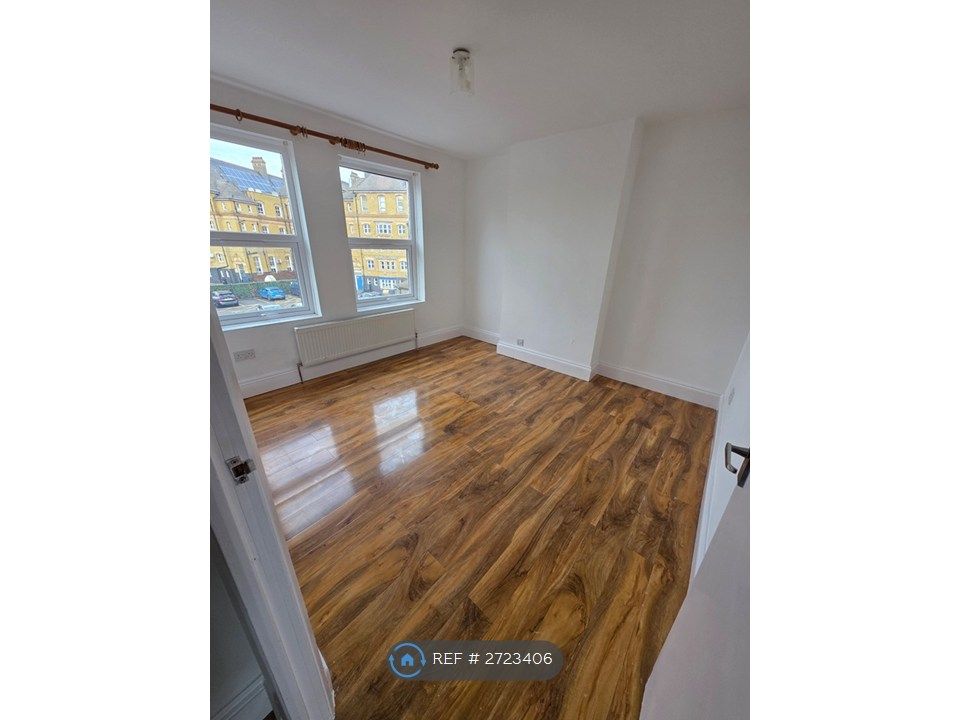 Property photo 1 of 4 Lounge