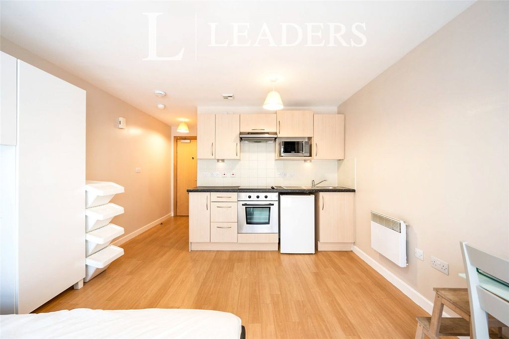 Property photo 2 of 10 7