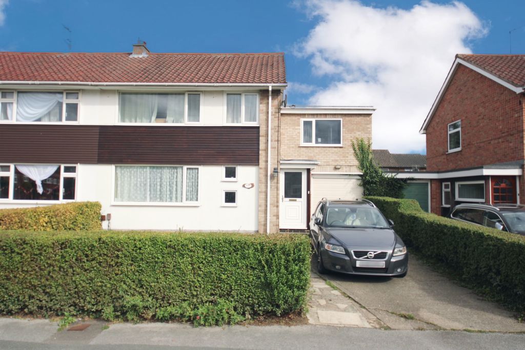 Property photo 1 of 11