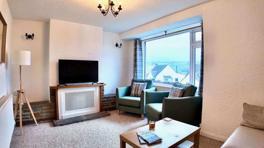 Property photo 2 of 25