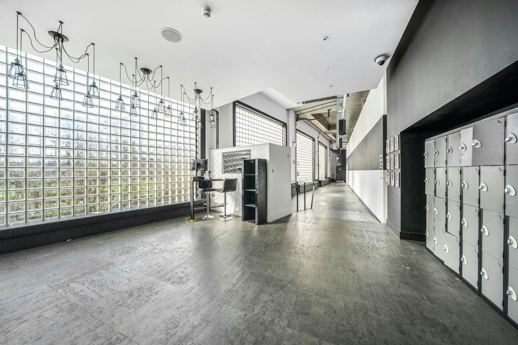 Property photo 2 of 8 1411195-2-69944Dde18819.Jpg