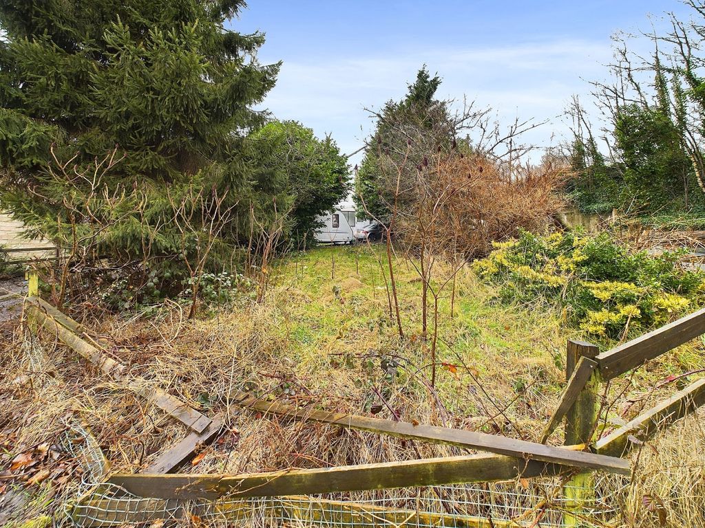 Property photo 1 of 4 Cam03813G0-Pr0065-Still026