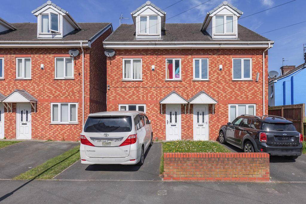 Property photo 1 of 36
