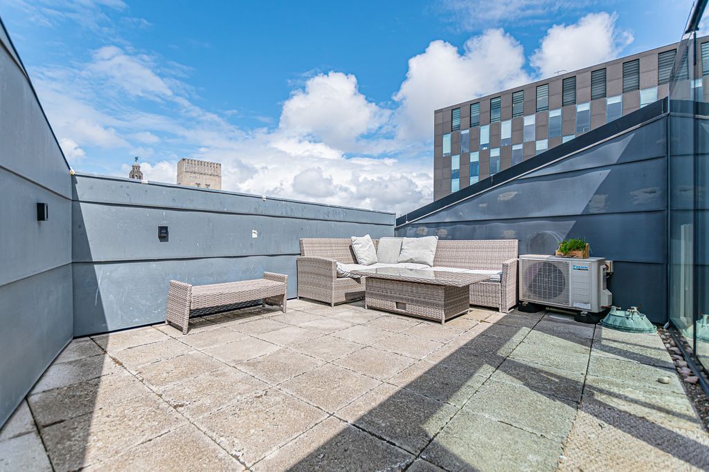 Property photo 1 of 4