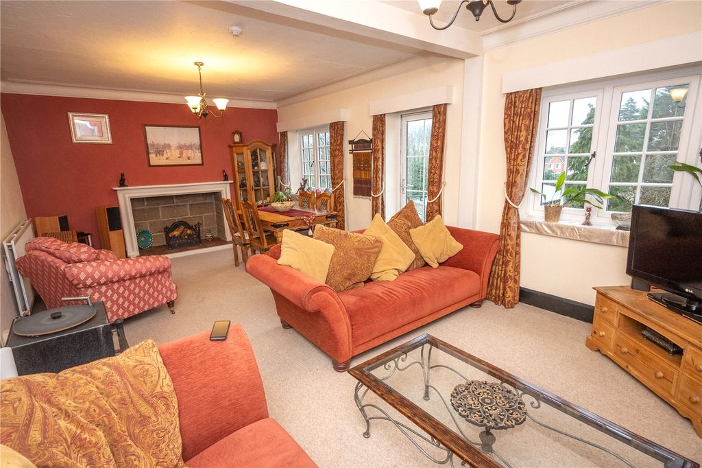 Property photo 2 of 22 Picture No. 12