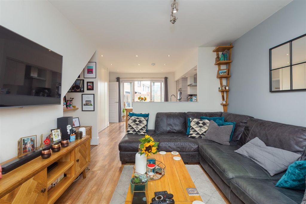 Property photo 3 of 22