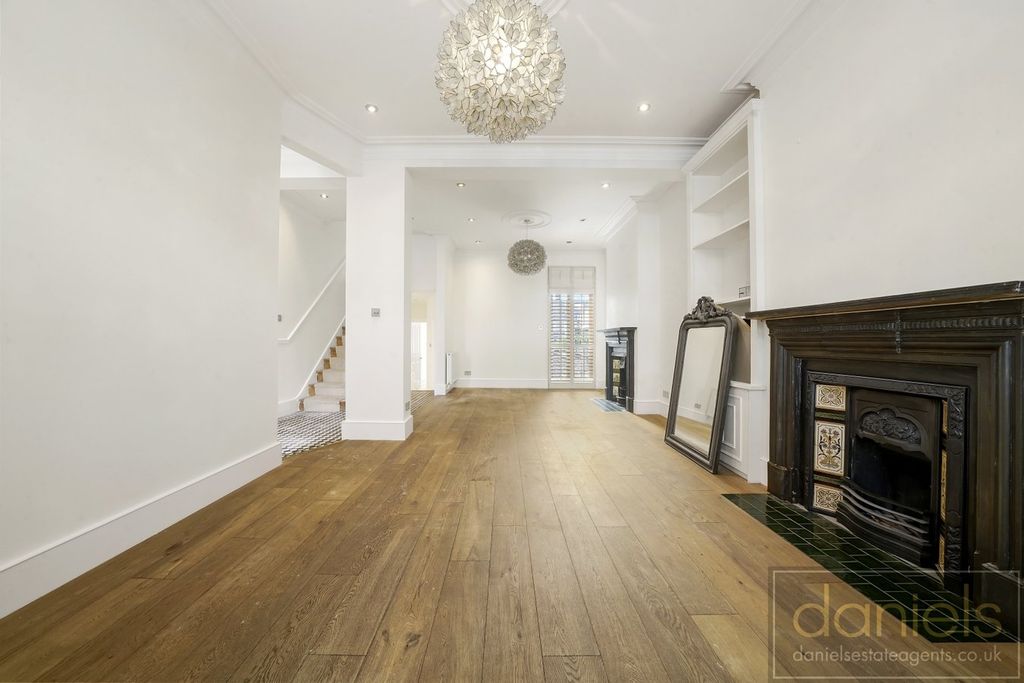 Property photo 1 of 22