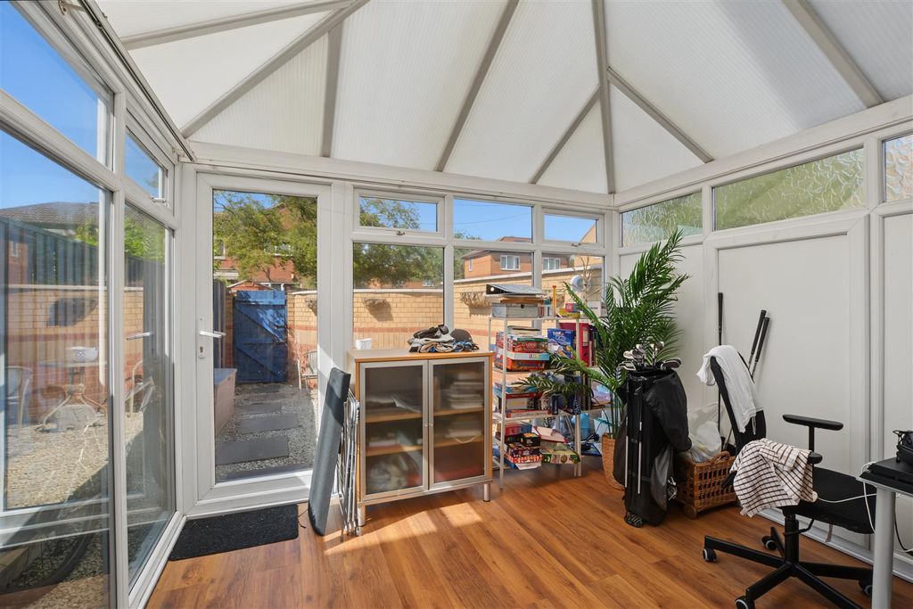 Property photo 3 of 10 Conservatory_1.Jpeg