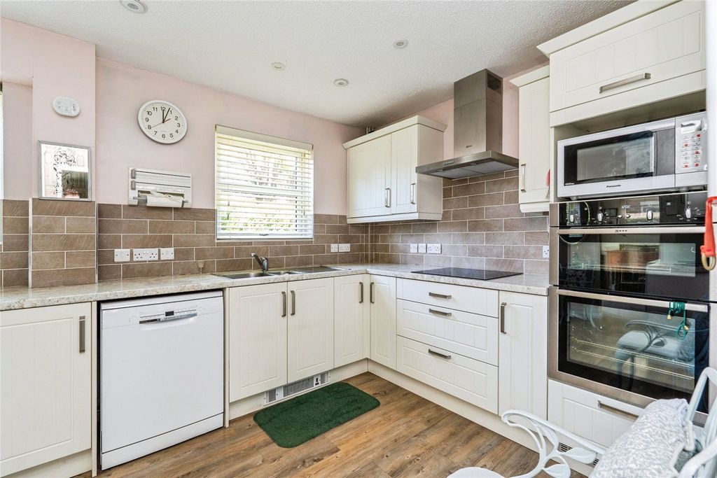 Property photo 3 of 17 Picture No. 25