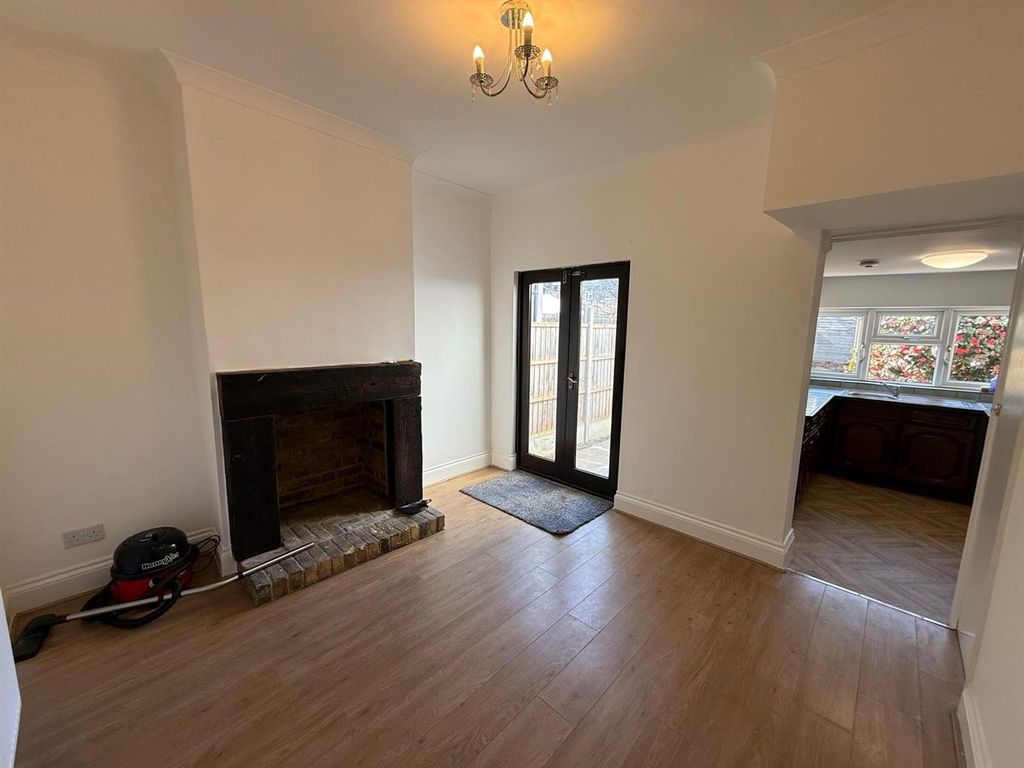 Property photo 3 of 9 2.Jpg