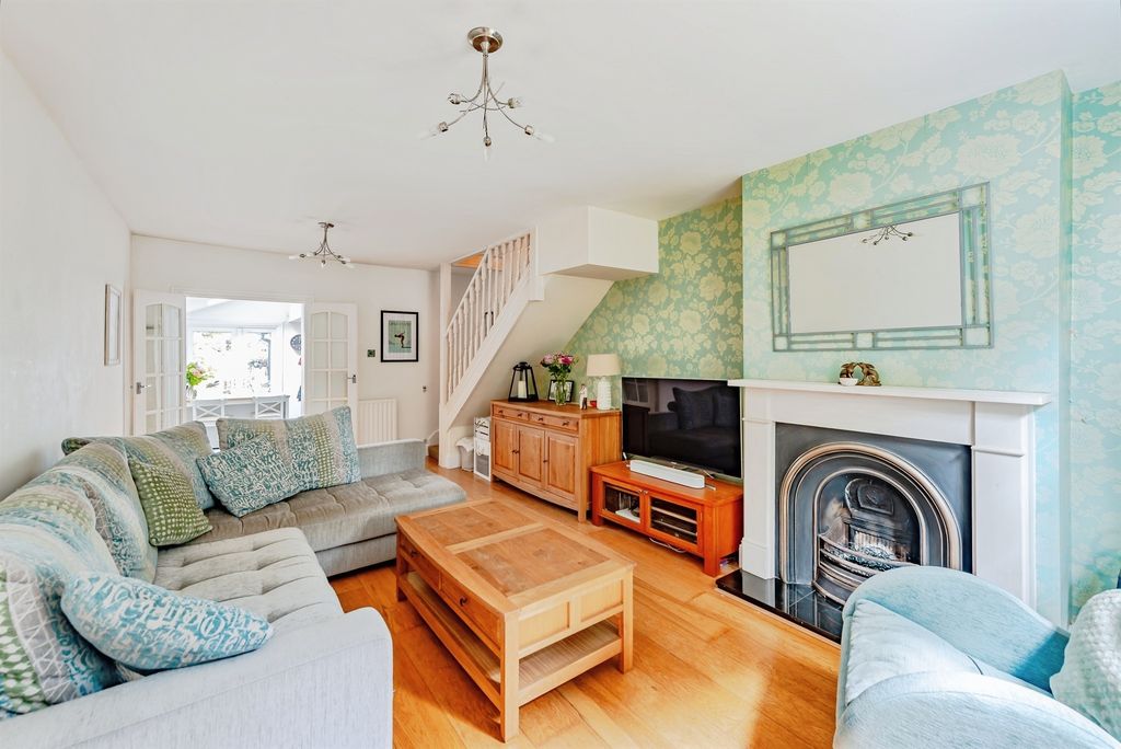 Property photo 2 of 17