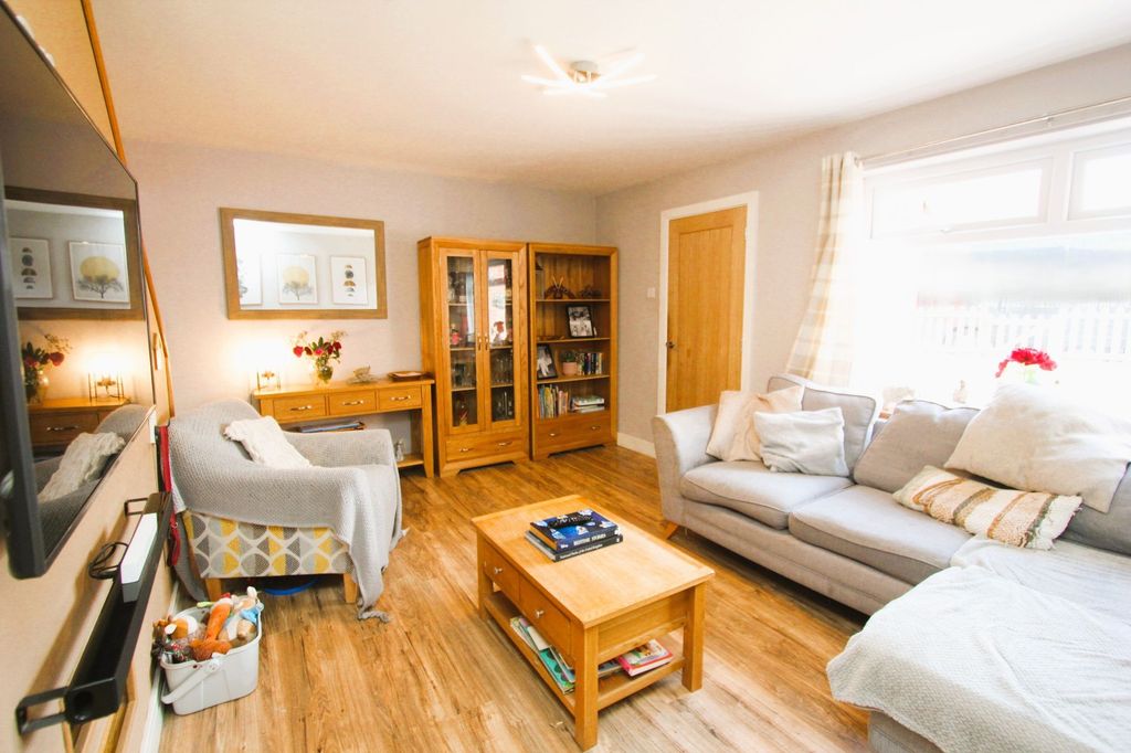 Property photo 3 of 22 Living Room