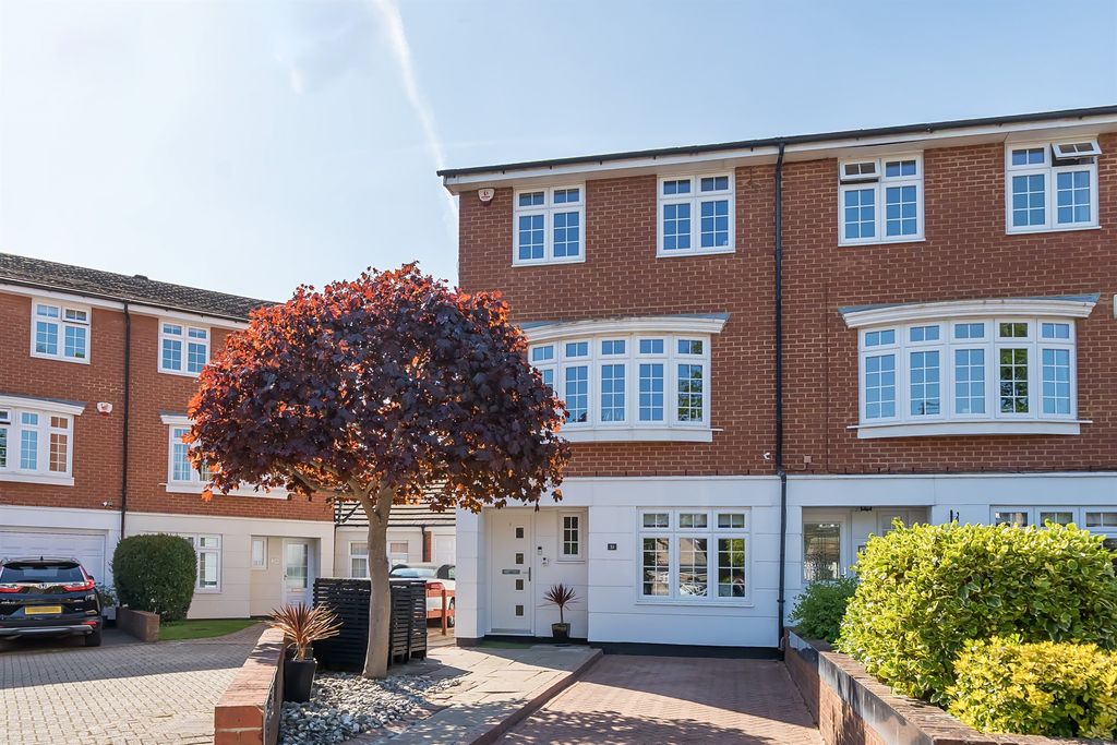 Property photo 1 of 15