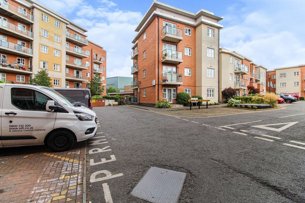 Property photo 1 of 15 Two Bedroom 2nd Floor Flat For Sale