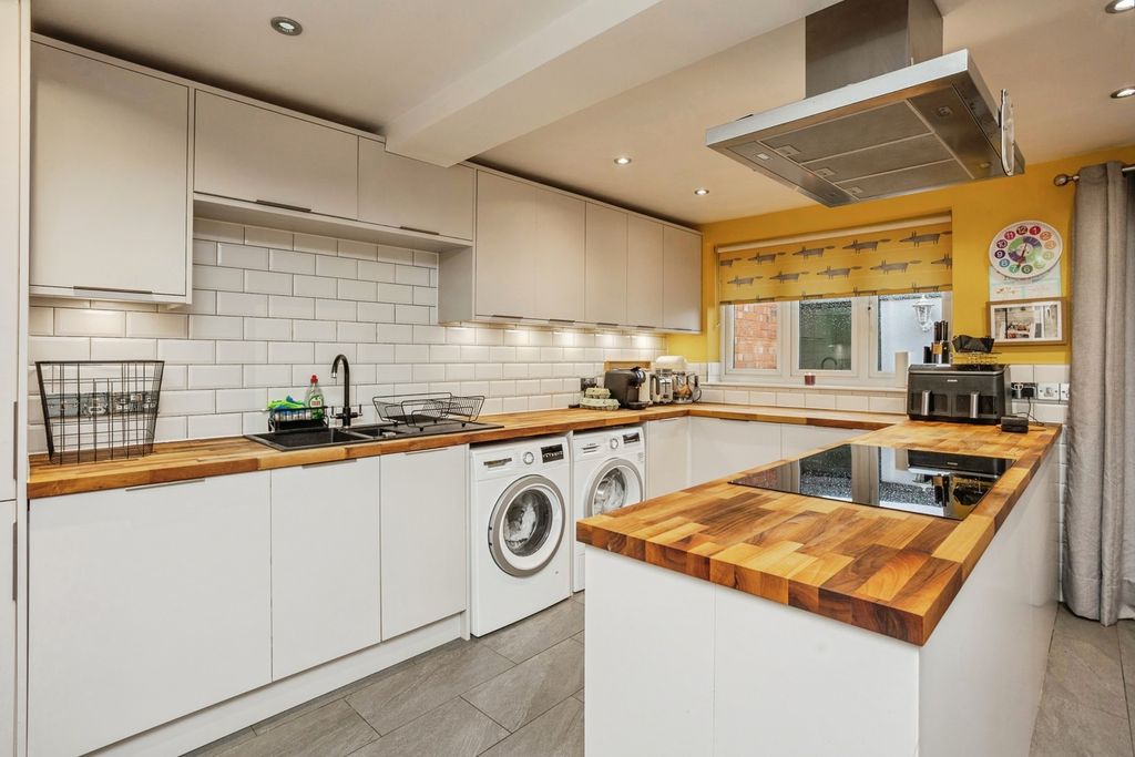 Property photo 3 of 17 Pbox-Img.Jpg