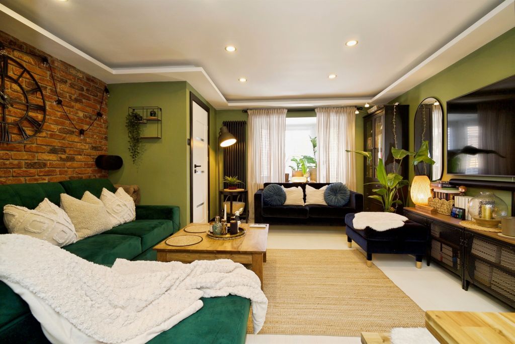 Property photo 3 of 18