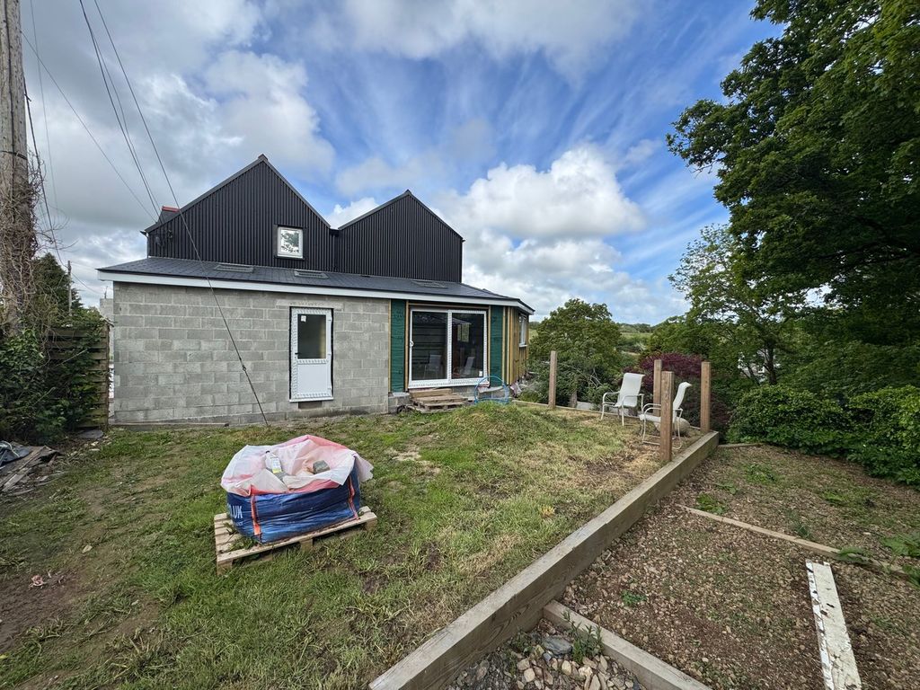 Property photo 2 of 34