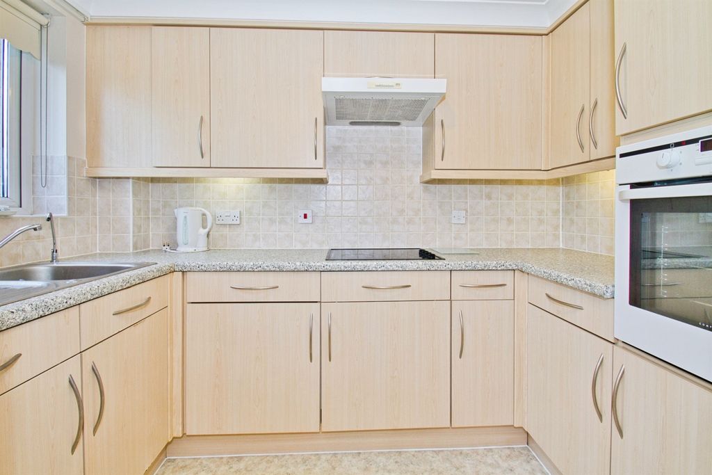 Property photo 3 of 13