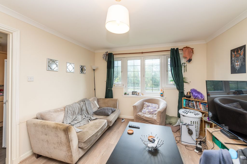 Property photo 2 of 25