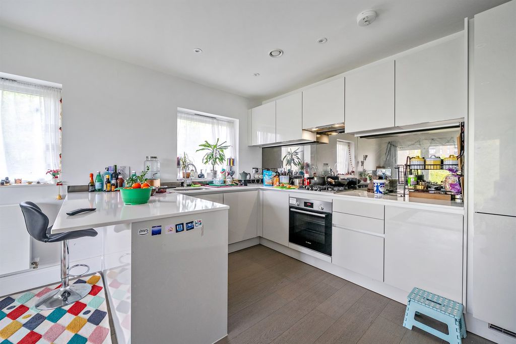 Property photo 2 of 12 Kitchen