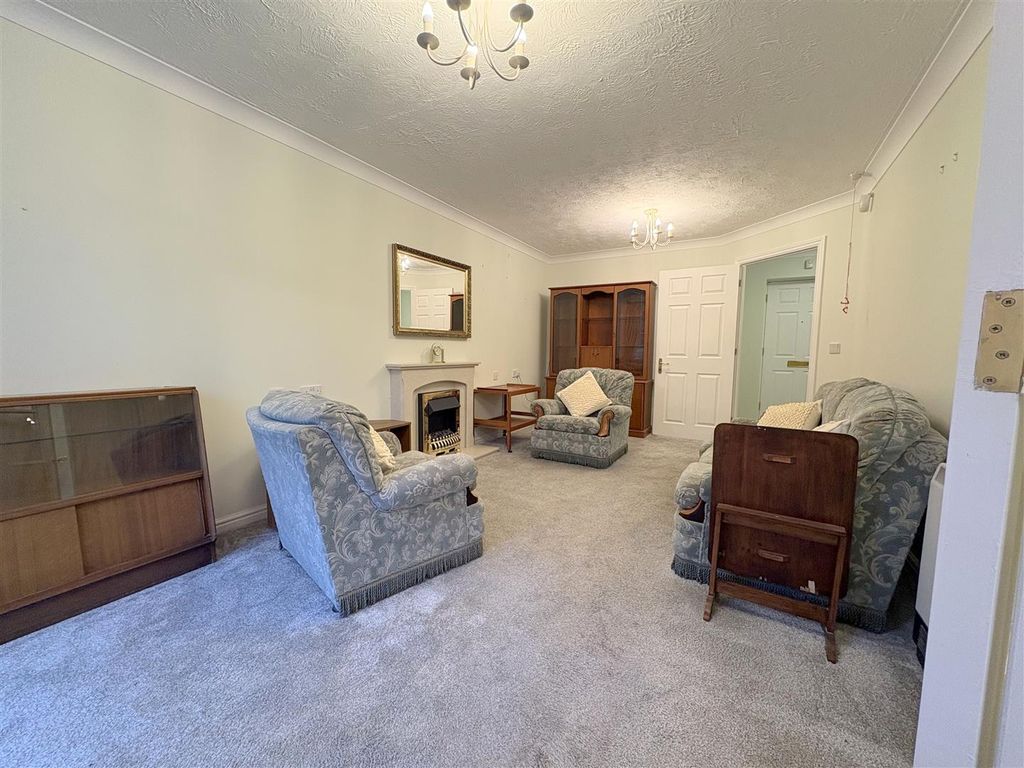 Property photo 2 of 19 Living Room 3.Jpg