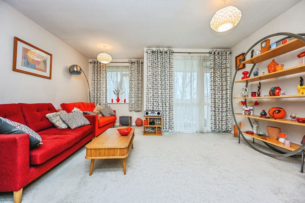 Property photo 3 of 20 Pbox-Img.Jpg