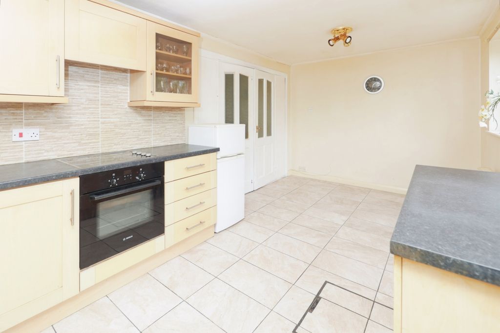 Property photo 2 of 16 Photo