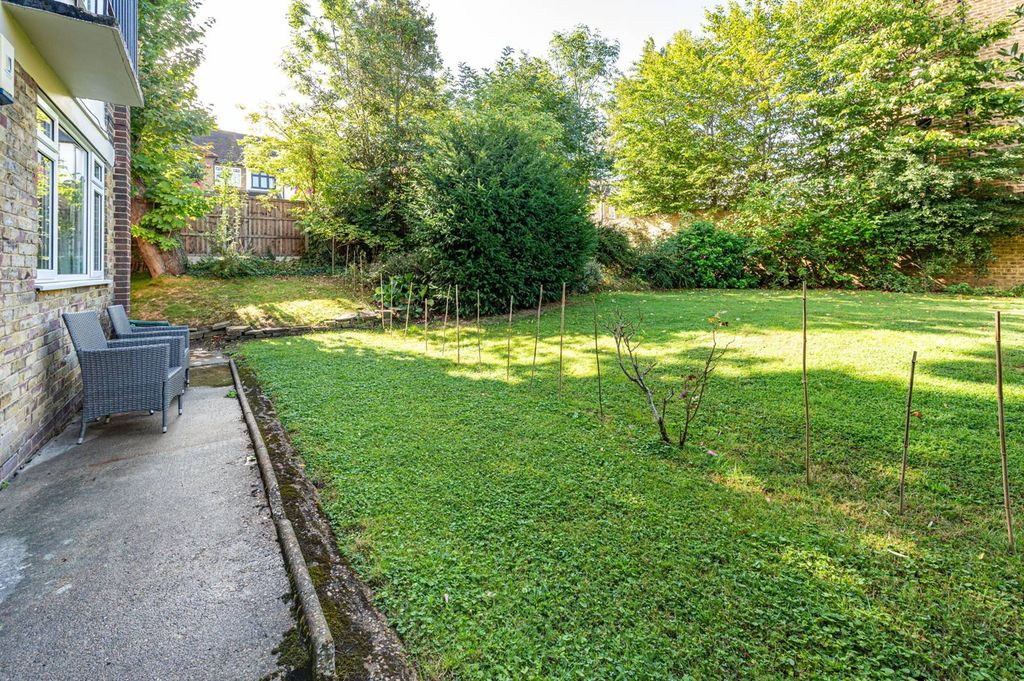 Property photo 3 of 11