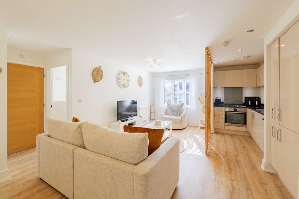 Property photo 3 of 15 50831010