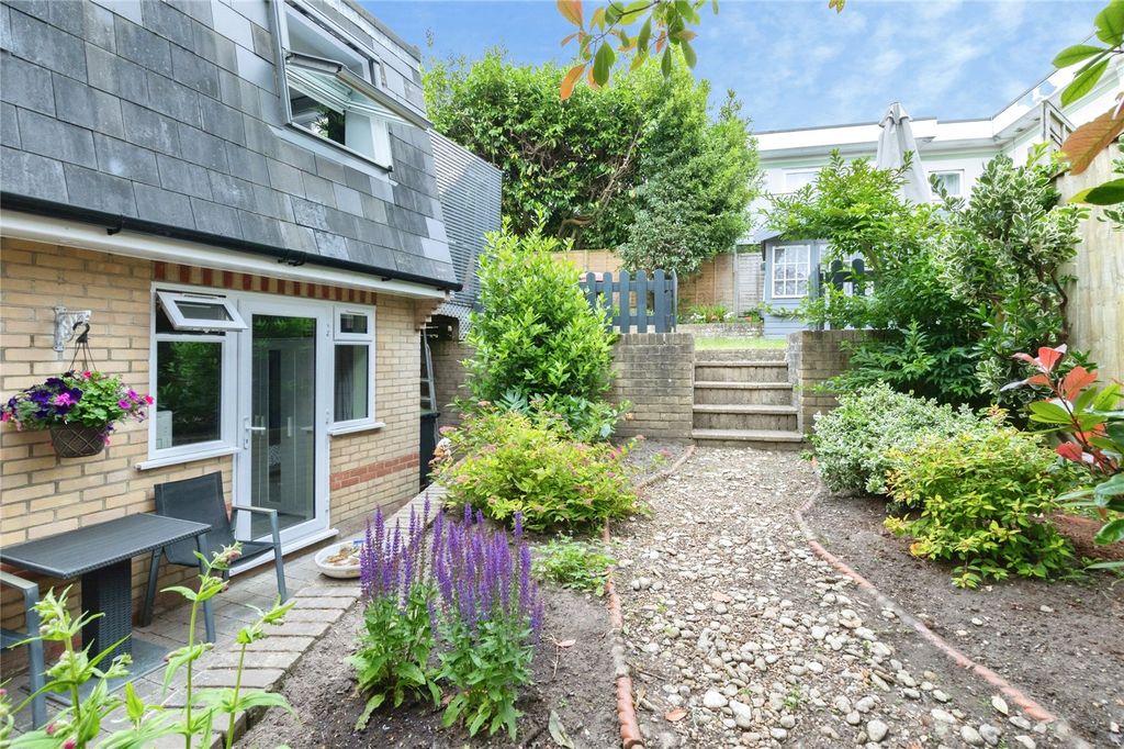 Property photo 1 of 22 Picture No. 16