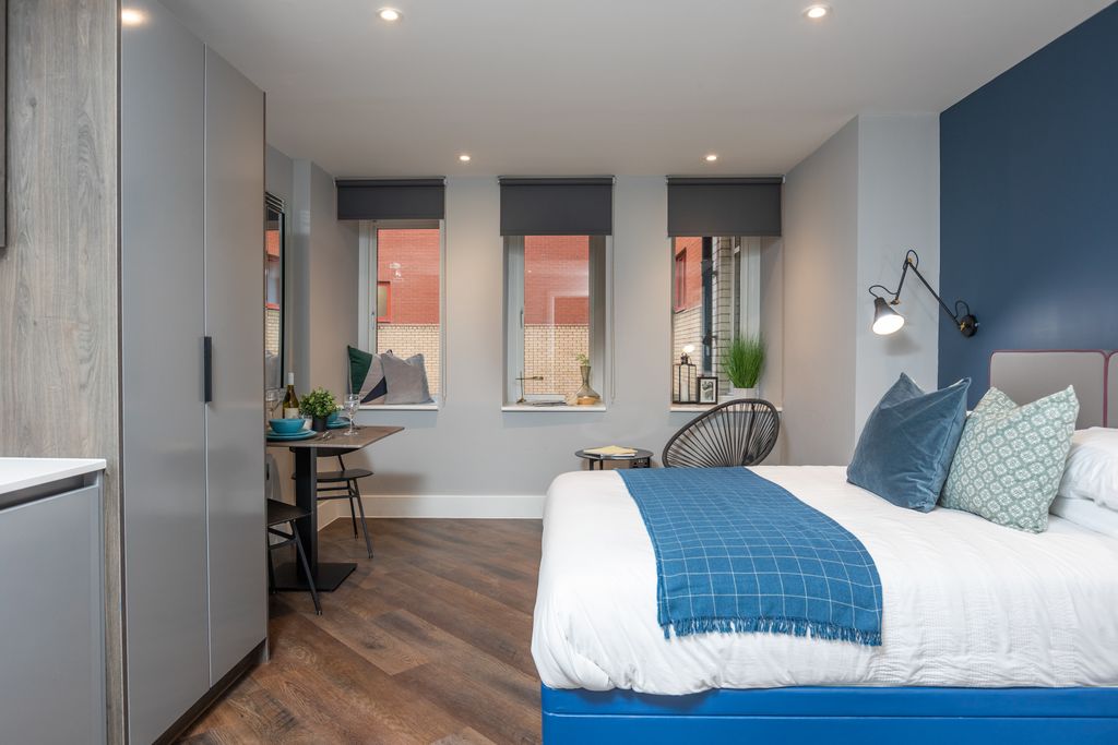 Property photo 3 of 12