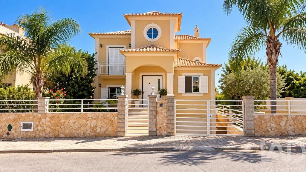 Property photo 1 of 35
