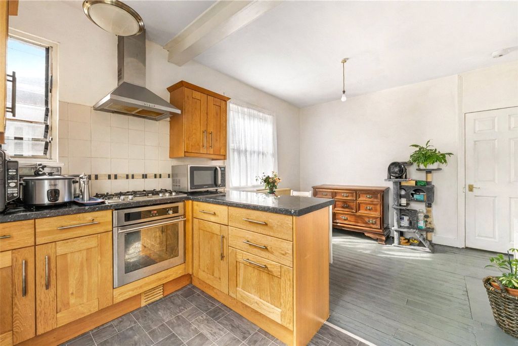 Property photo 2 of 17 Picture No. 23