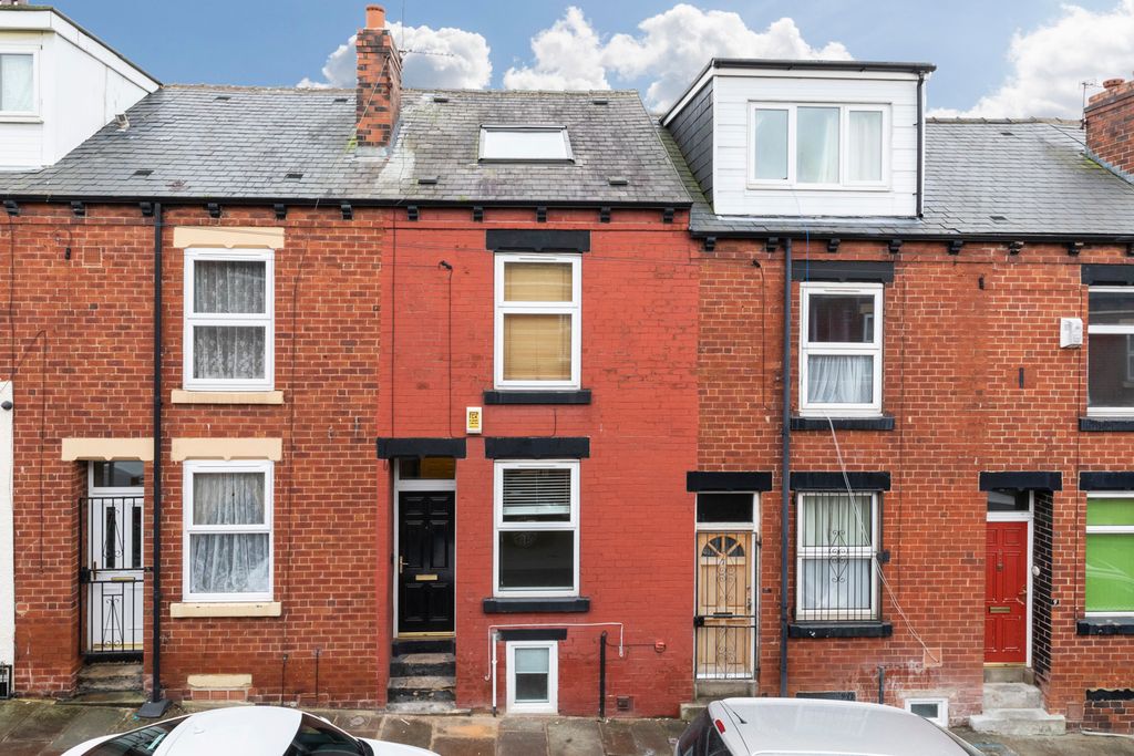 Property photo 1 of 18