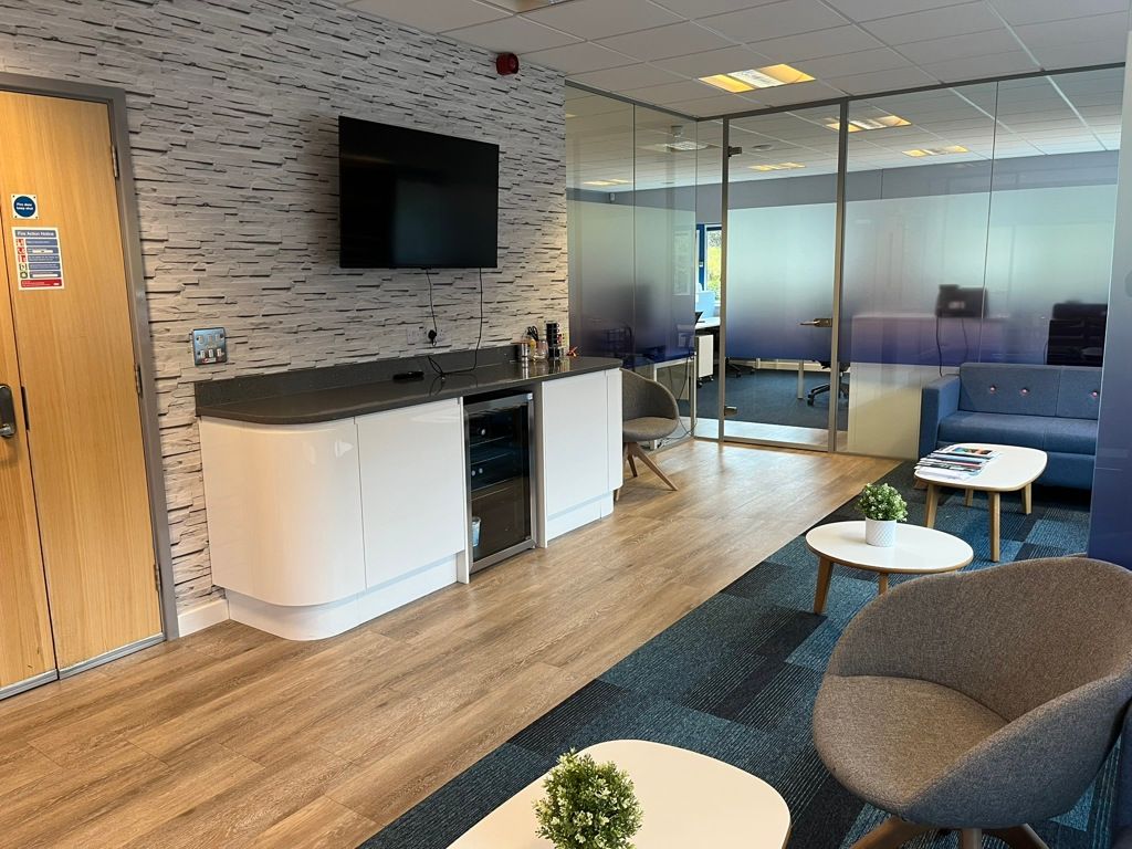 Property photo 2 of 8 Photo 4