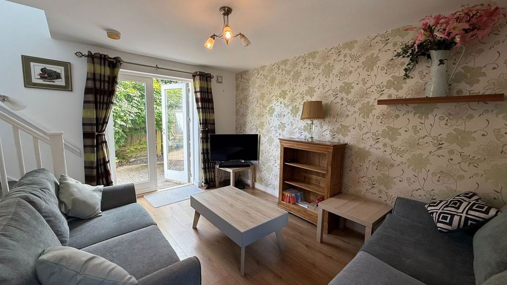 Property photo 2 of 12