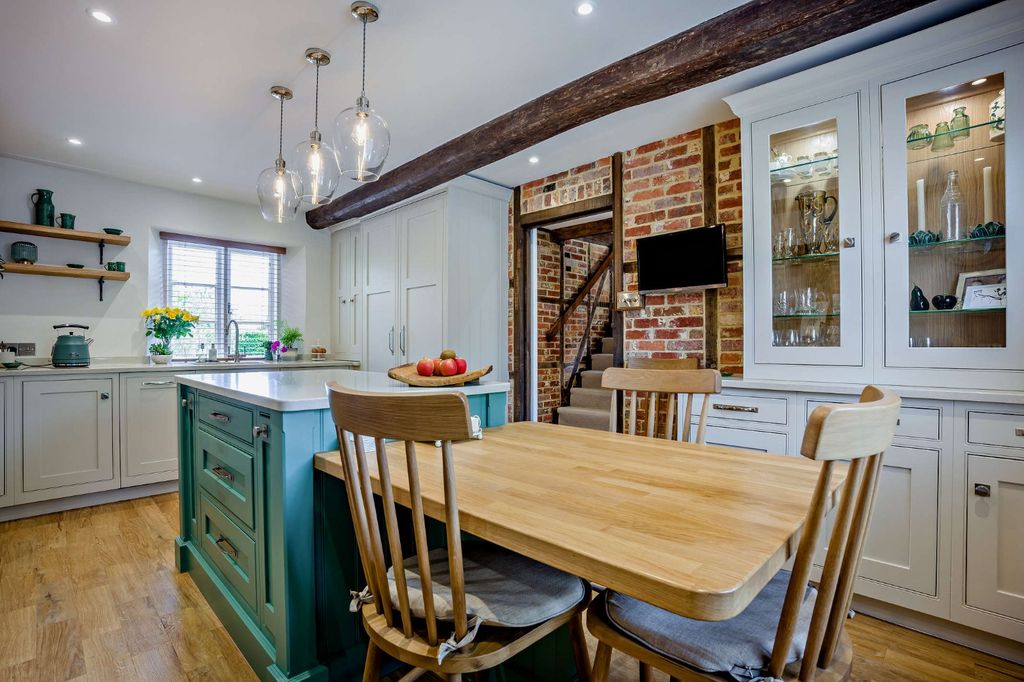 Property photo 2 of 24 Kitchen/B'fast Room