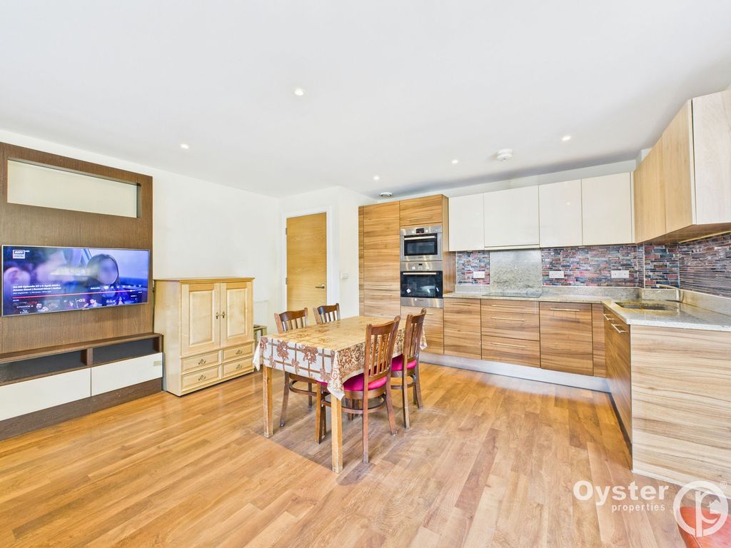 Property photo 3 of 14 Kitchen