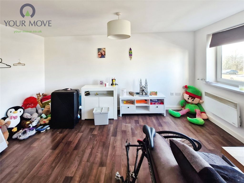 Property photo 3 of 8 Picture No. 06