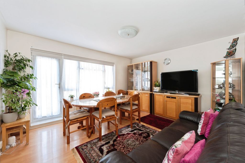 Property photo 3 of 20 Towfield7Of33